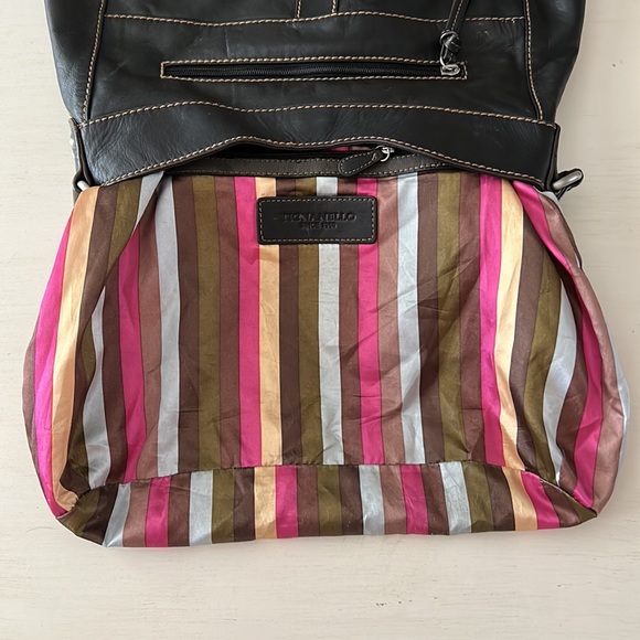 Beautiful Black Tignanello Large Pocketbook 🧡🖤❤️ - Picture 8 of 9